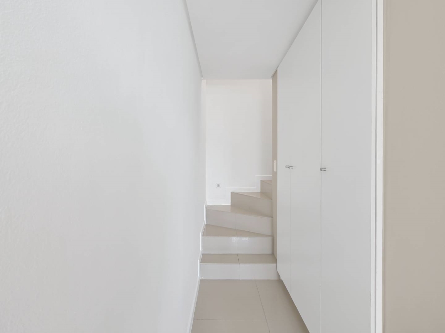 To Let 1 Bedroom Property for Rent in Camps Bay Western Cape